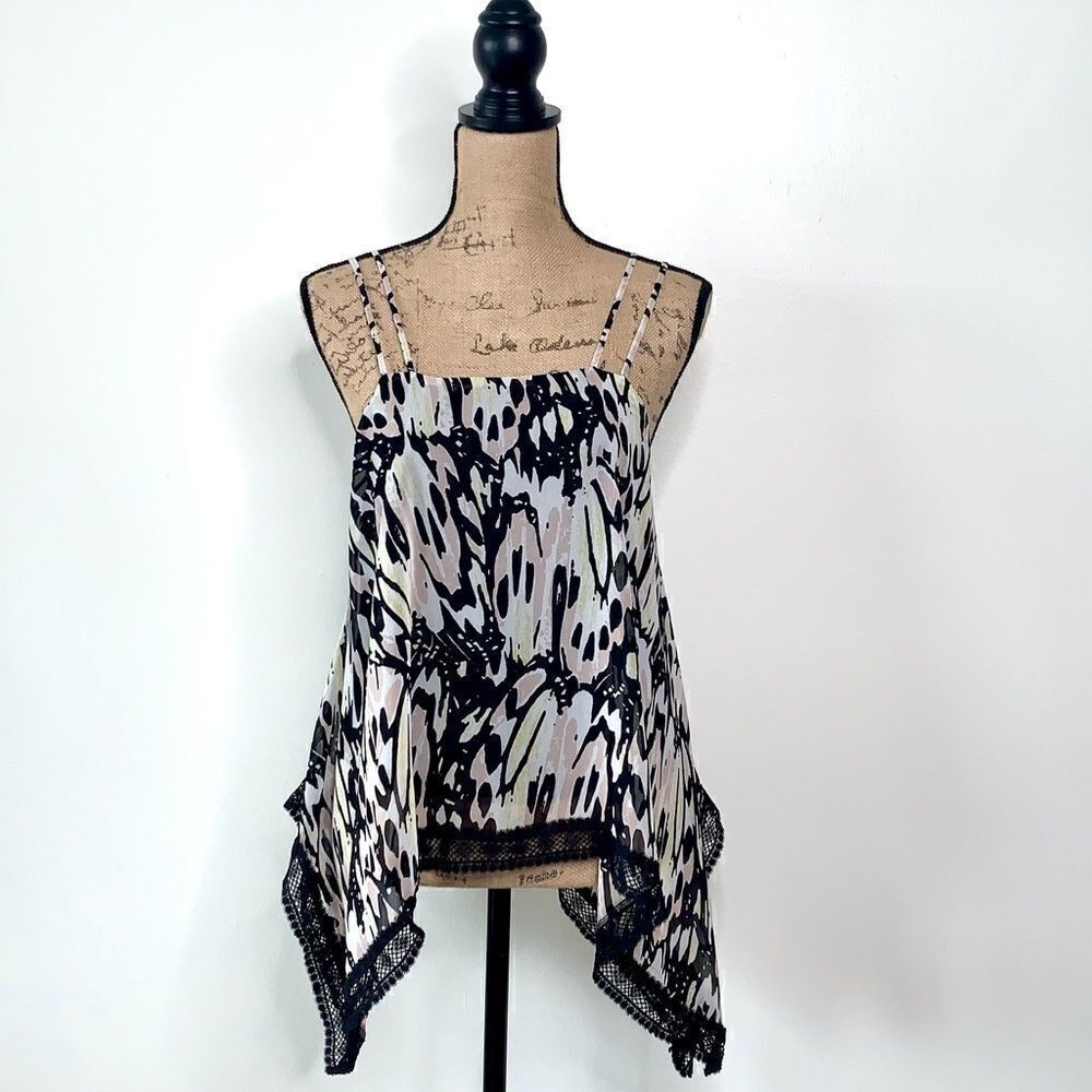 Olivaceous Black & Pink Handkerchief Hem Top, Med